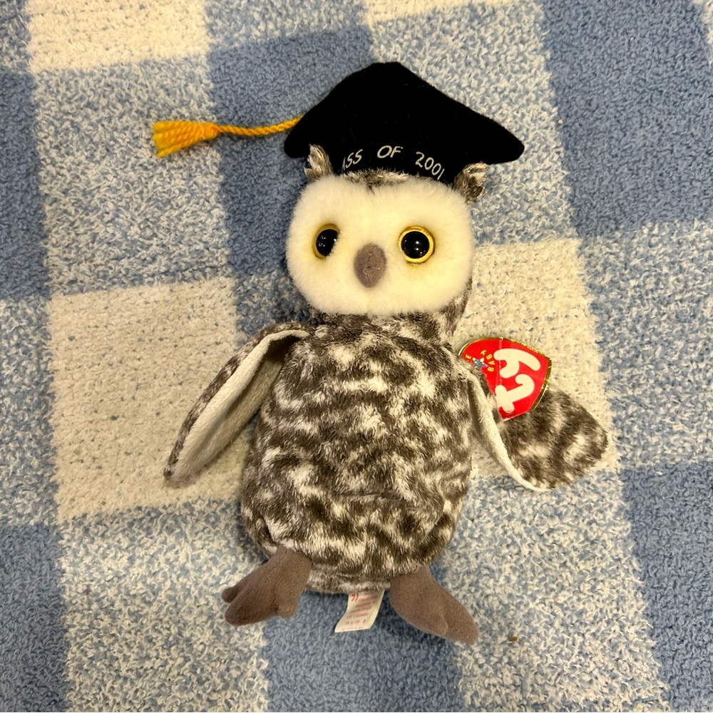 Ty Beanie Baby Graduation Owl Class of 2001 Plush Toy